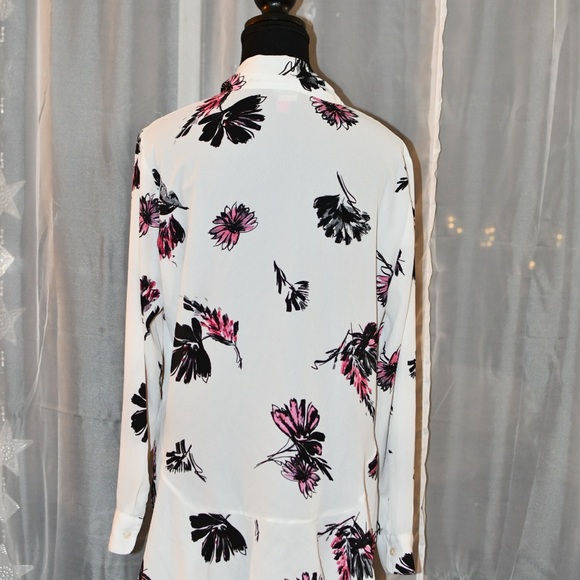 Vince Camuto Blouse Size Medium - Picture 8 of 12
